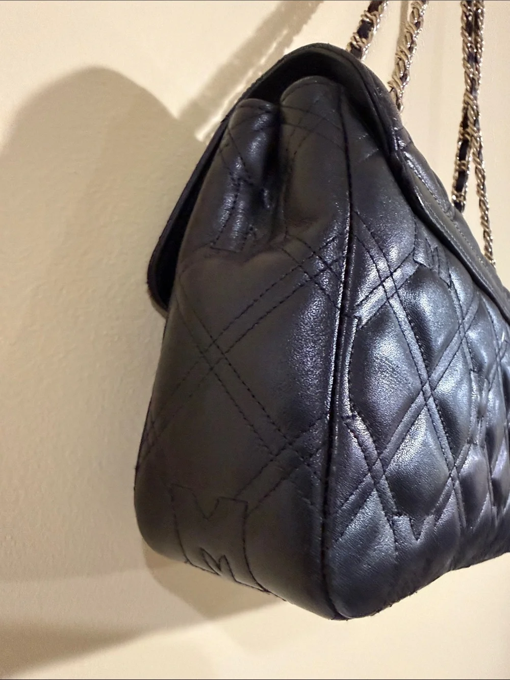 MetroCity Black Quilted Crossbody Bag MetroCity shoulder bag Signature Lock
